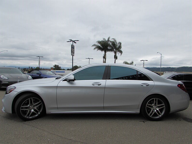 Used 2018 Mercedes-Benz S 560 Sedan image 3