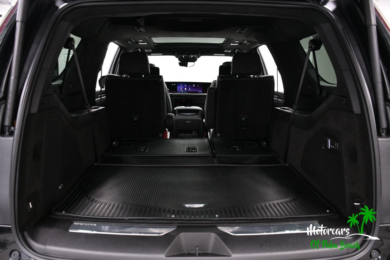 Used 2026 Cadillac Escalade ESV V w/ LPO, ONYX Package AWD/4WD image 16