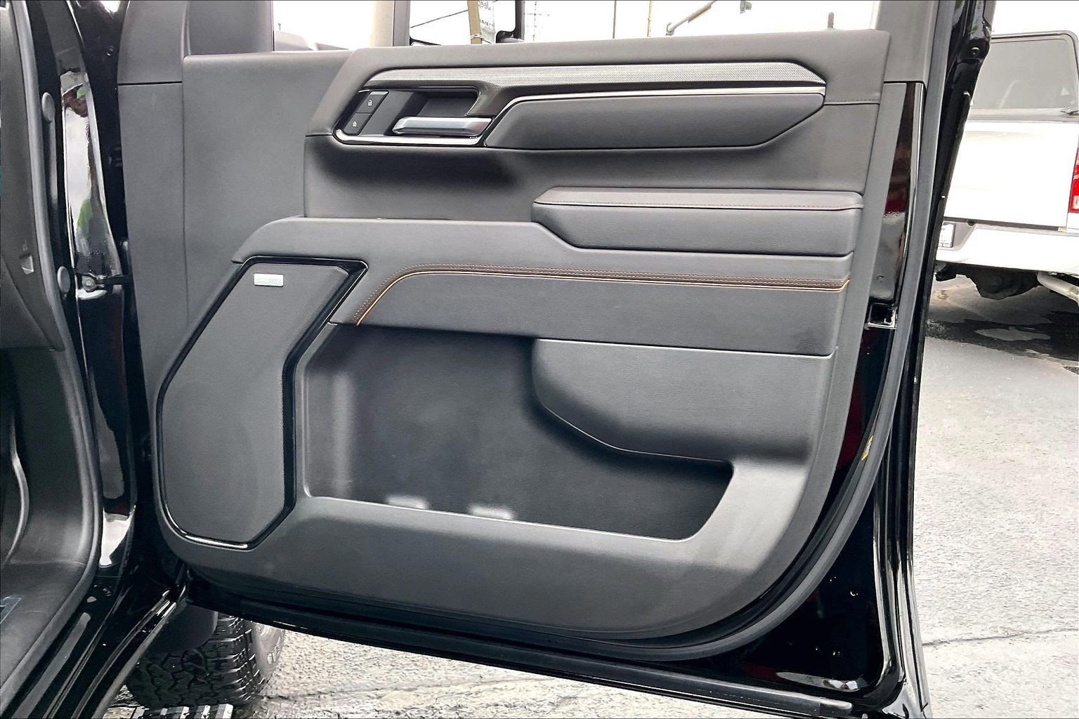 Used 2025 GMC Sierra 3500 AT4 w/ AT4 Premium Plus Package image 27