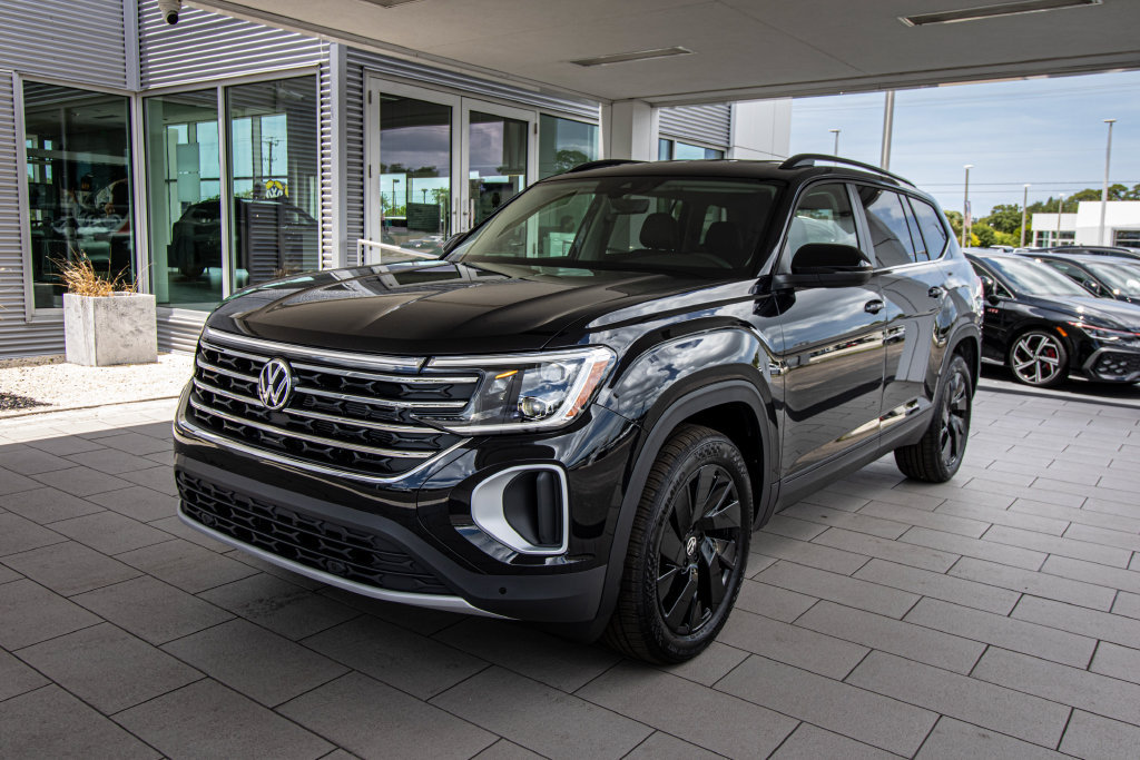 New 2026 Volkswagen Atlas SE FWD image 12