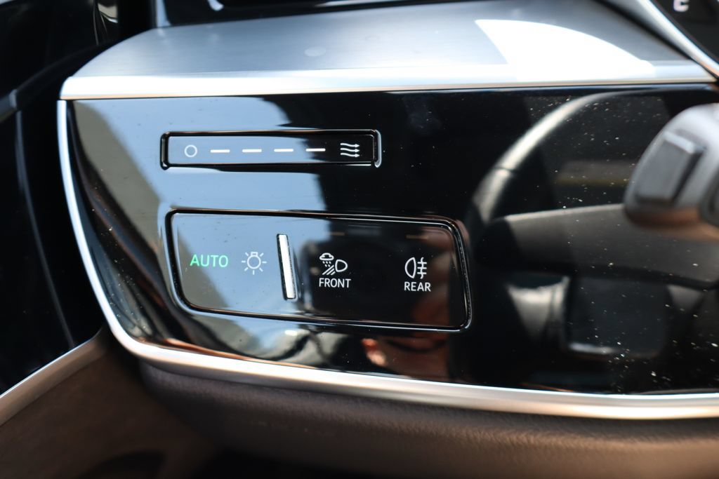 Used 2023 Audi A8 L 3.0T w/ Comfort Plus Package AWD/4WD image 27