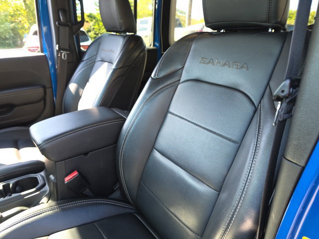 Used 2023 Jeep Wrangler Unlimited Sahara w/ Cold Weather Group AWD/4WD image 12