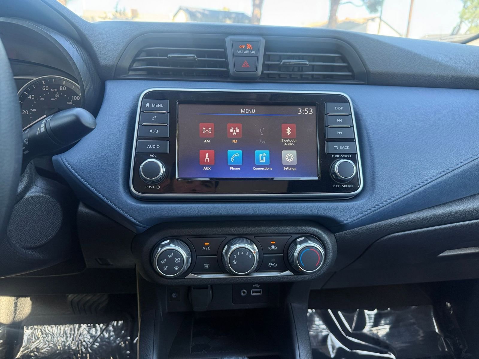 Used 2025 Nissan Versa SV image 17