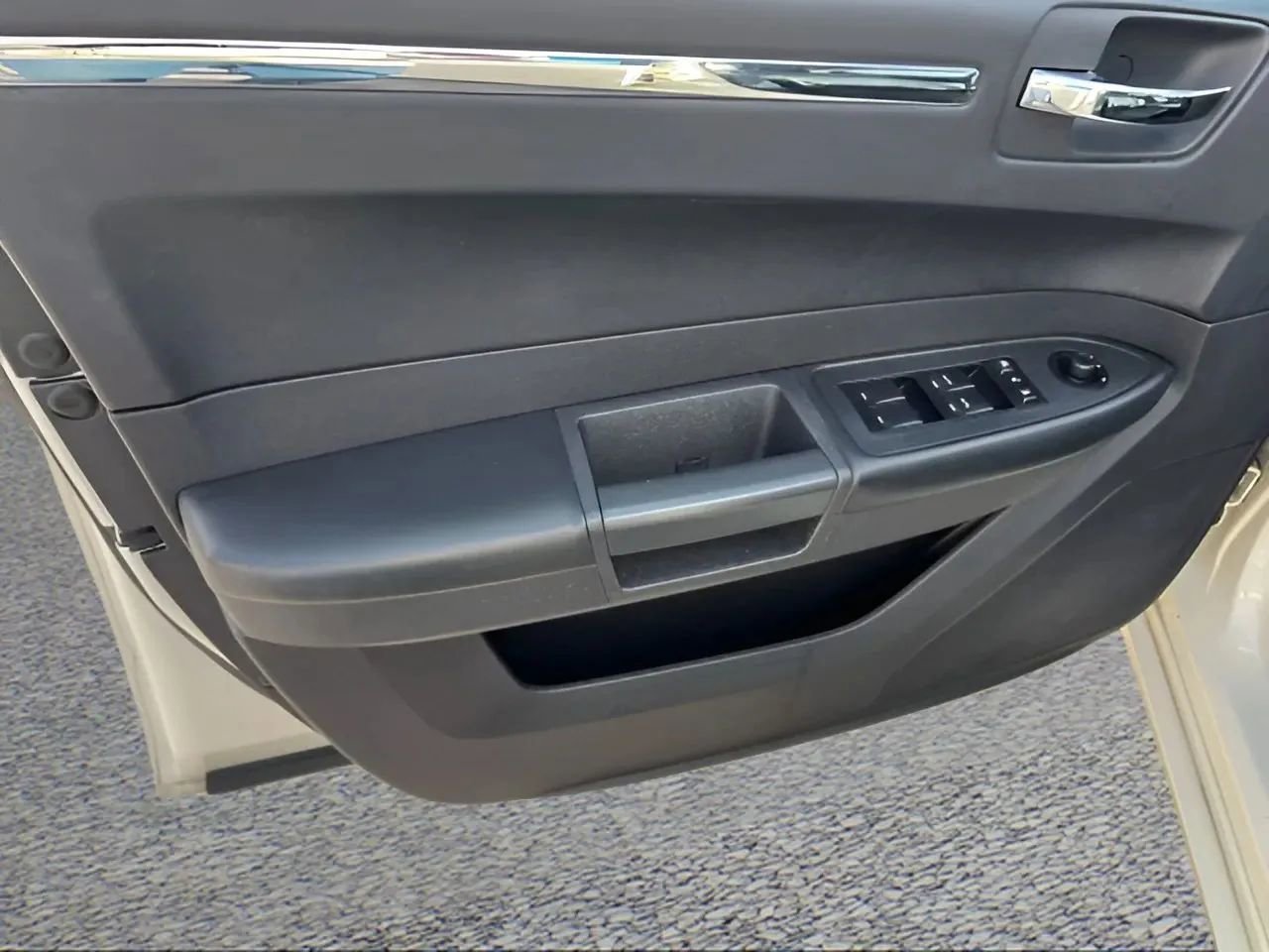 Used 2008 Chrysler 300 Touring w/ Comfort/Convenience Group image 24