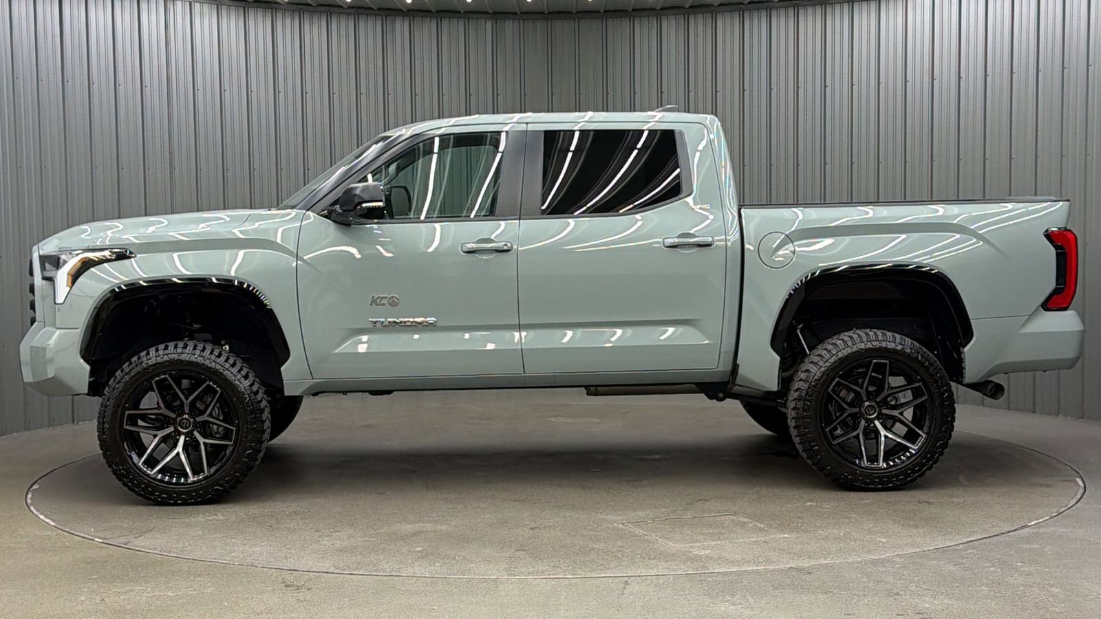 Used 2024 Toyota Tundra SR5 w/ SR5 Premium Package image 2