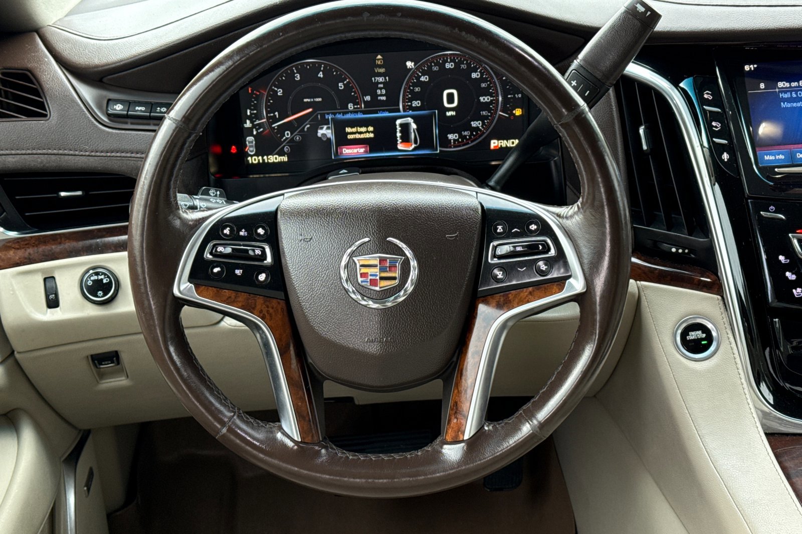 Used 2015 Cadillac Escalade Premium image 18