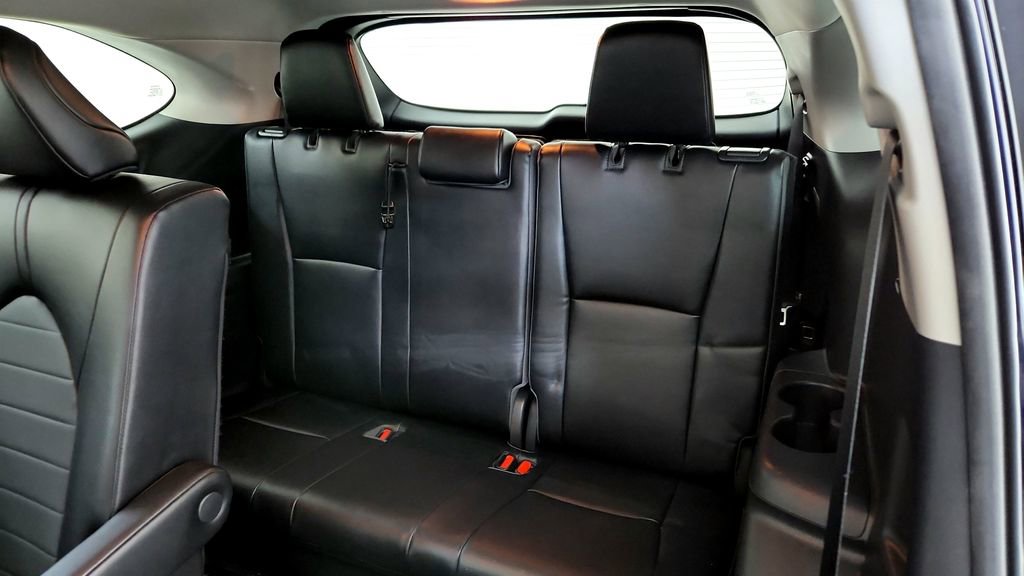 Used 2022 Toyota Highlander XLE AWD/4WD image 22