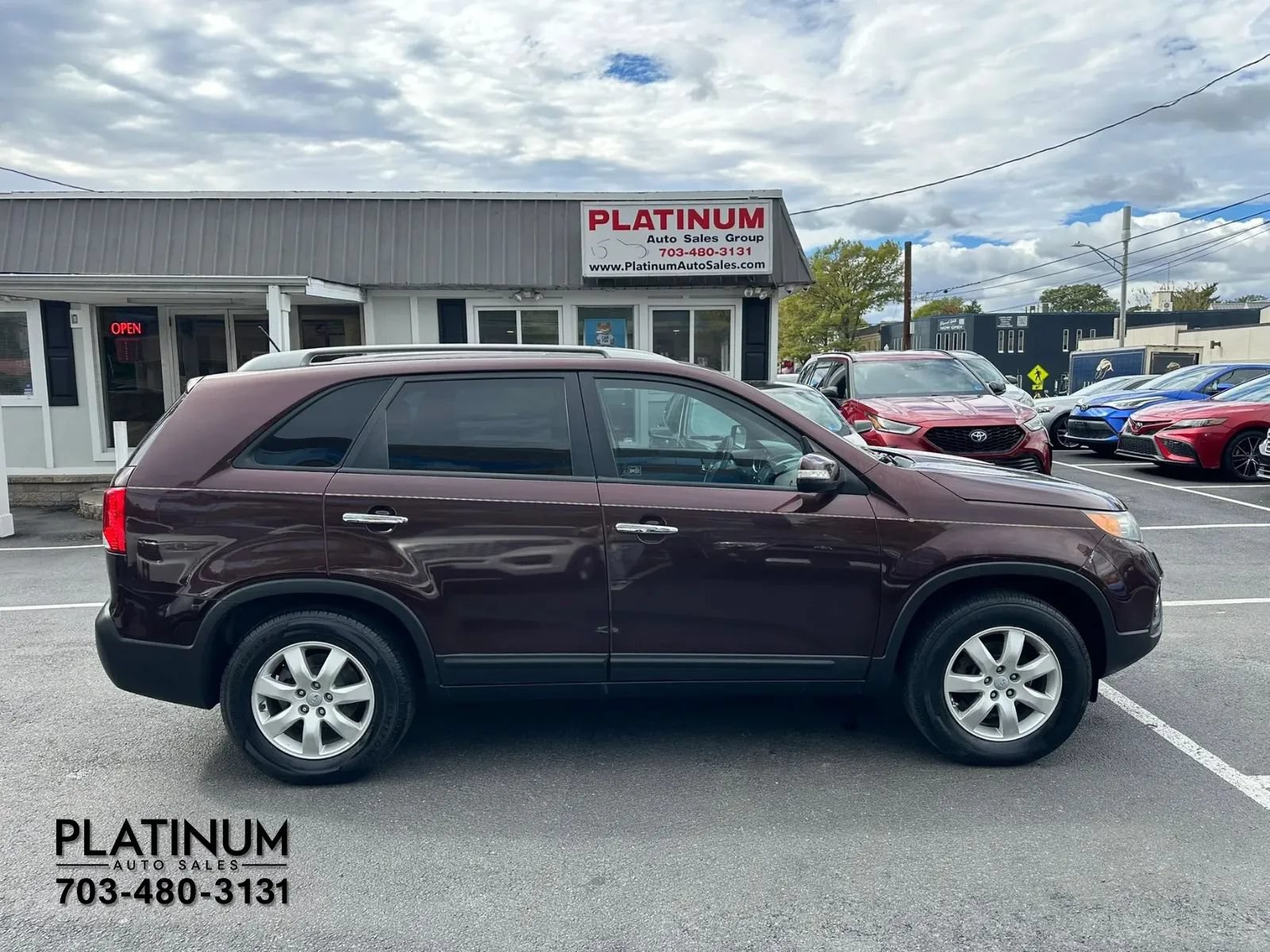 Used 2013 Kia Sorento LX w/ Convenience Pkg FWD image 2