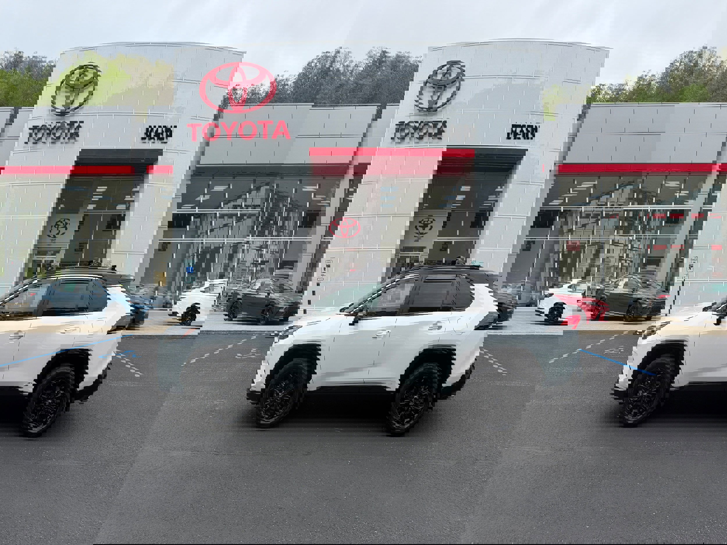 Used 2024 Toyota RAV4 XSE w/ Advanced Technology Package image 1