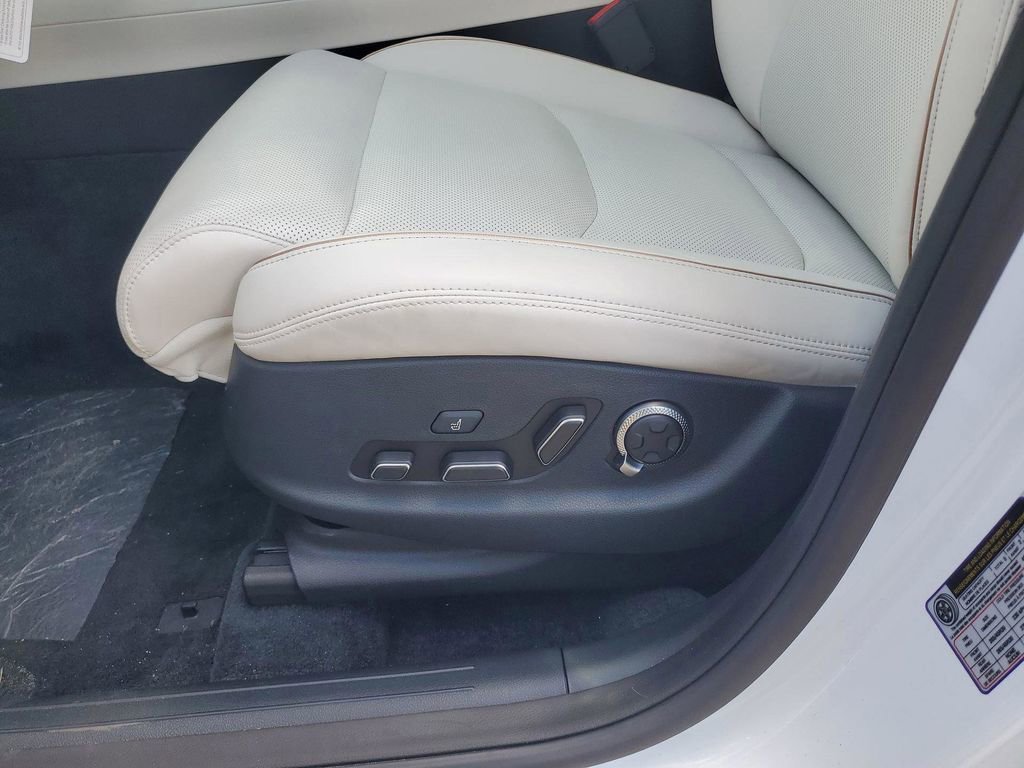 New 2025 Genesis Electrified GV70 Advanced w/ Prestige Package image 15