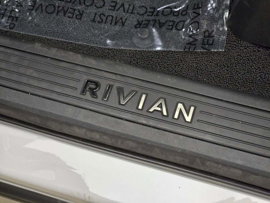 Used 2023 Rivian R1S Adventure image 33