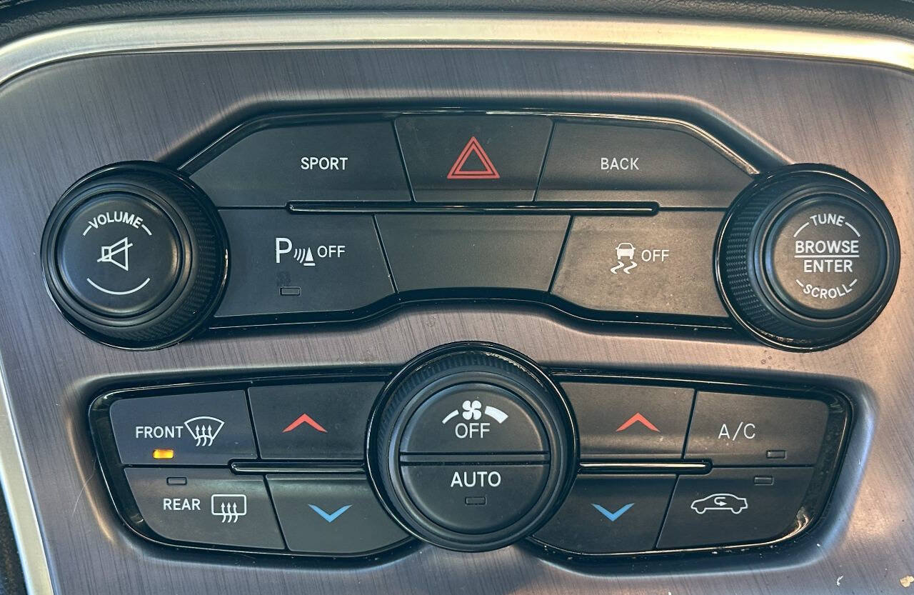 Used 2016 Dodge Challenger R/T image 24