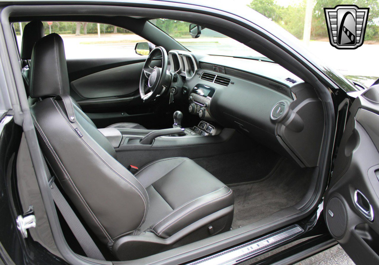 Used 2011 Chevrolet Camaro SS w/ RS Package image 23