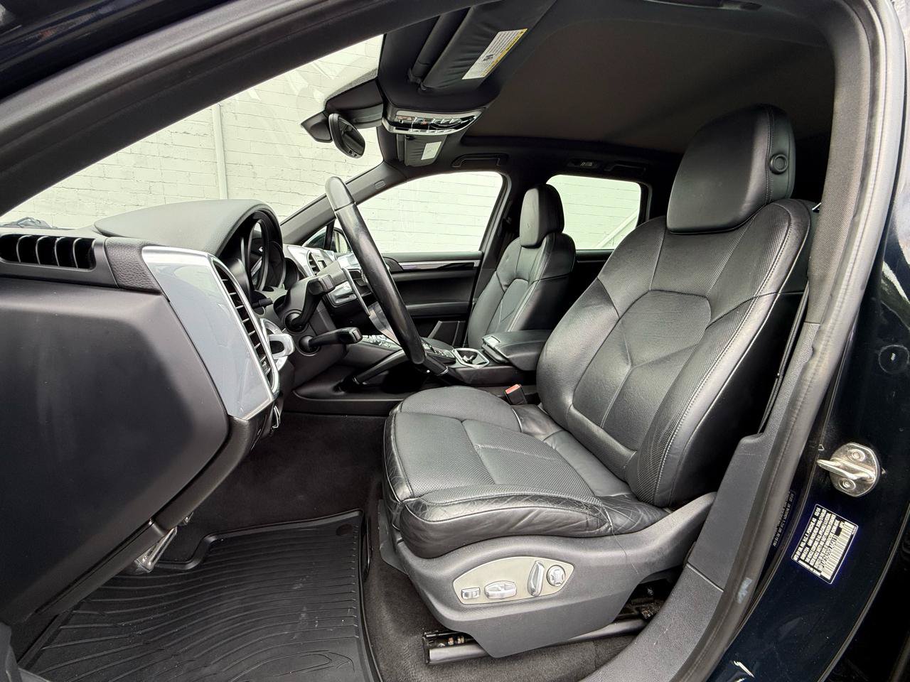 Used 2016 Porsche Cayenne S AWD/4WD image 2
