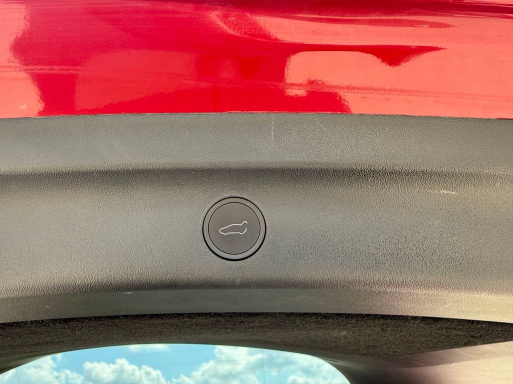Used 2023 Tesla Model Y Long Range AWD/4WD image 8