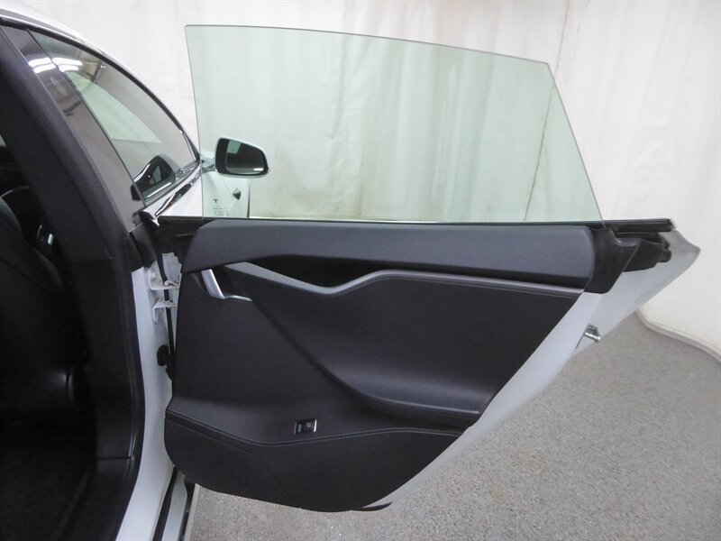 Used 2018 Tesla Model S 75D AWD/4WD image 31