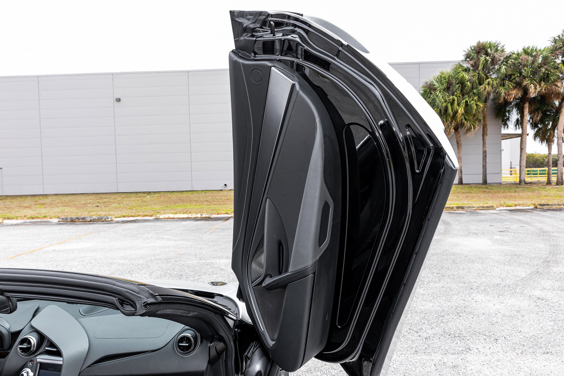 Used 2020 McLaren 720S Luxury RWD image 45