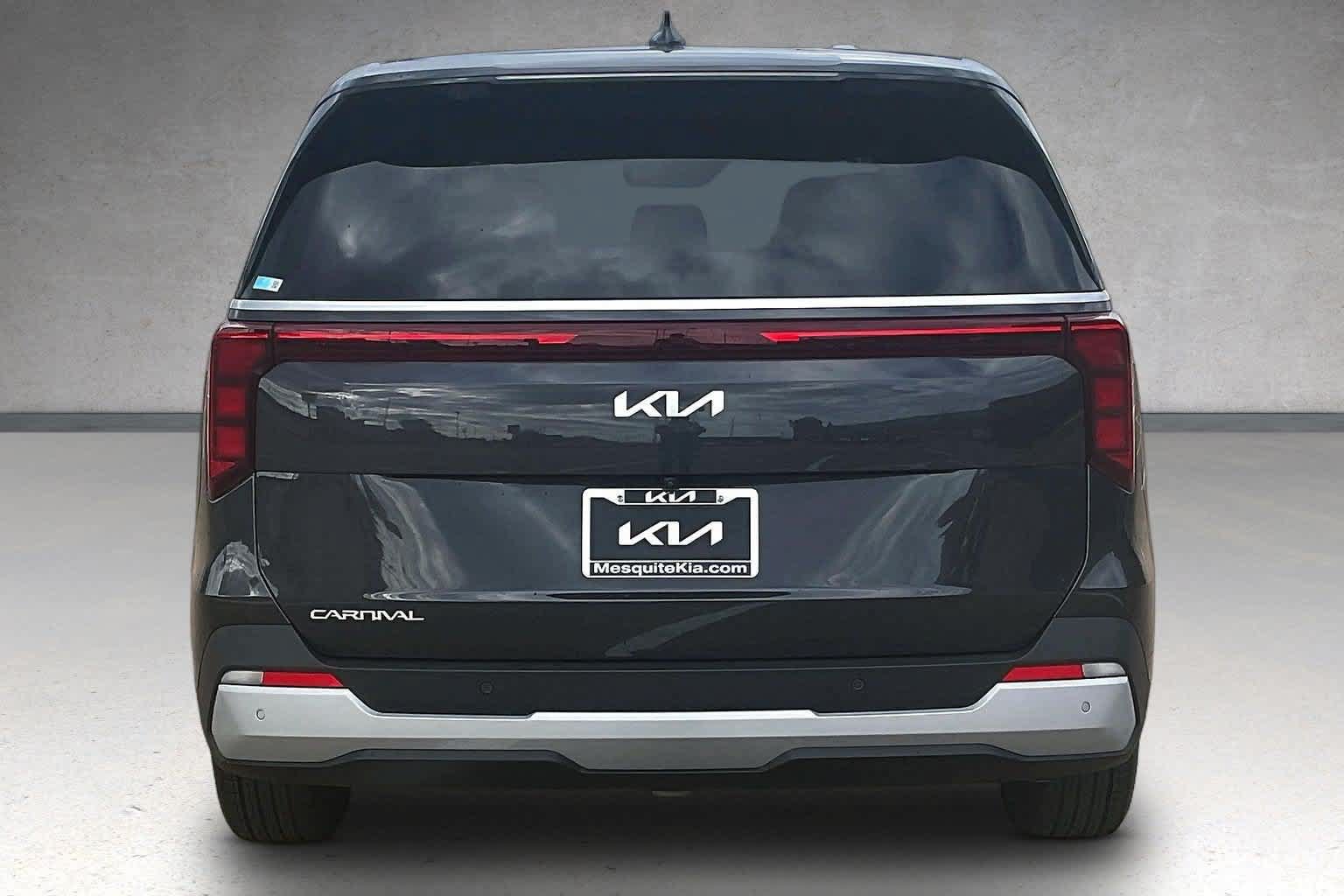 Certified 2026 Kia Carnival FWD image 5