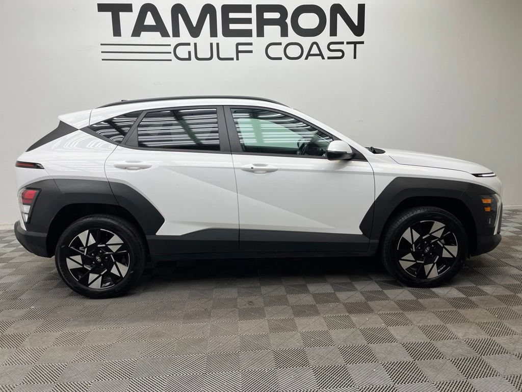 Used 2024 Hyundai Kona SEL AWD/4WD image 4