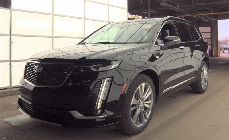 Used 2023 Cadillac XT6 Premium Luxury w/ LPO, Floor Liner Package AWD/4WD image 5