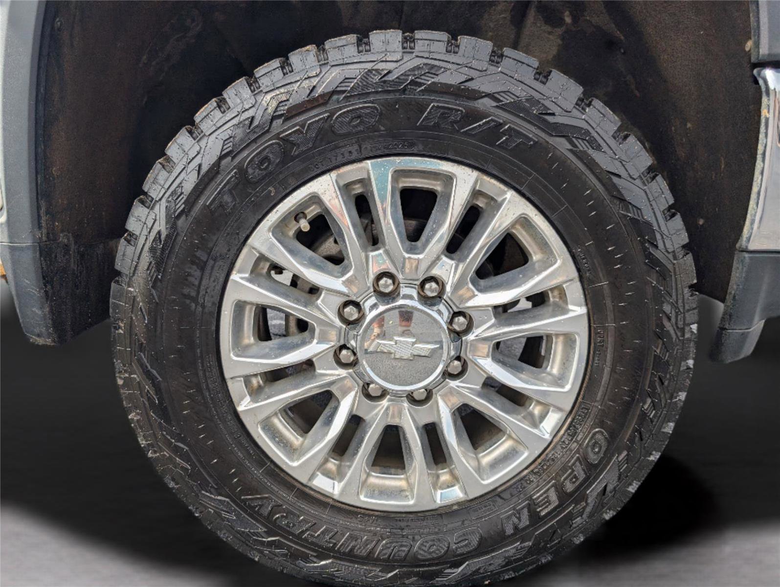 Used 2020 Chevrolet Silverado 2500 LTZ w/ LTZ Convenience Package image 43