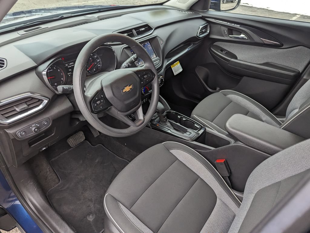 Used 2023 Chevrolet TrailBlazer LT FWD image 23