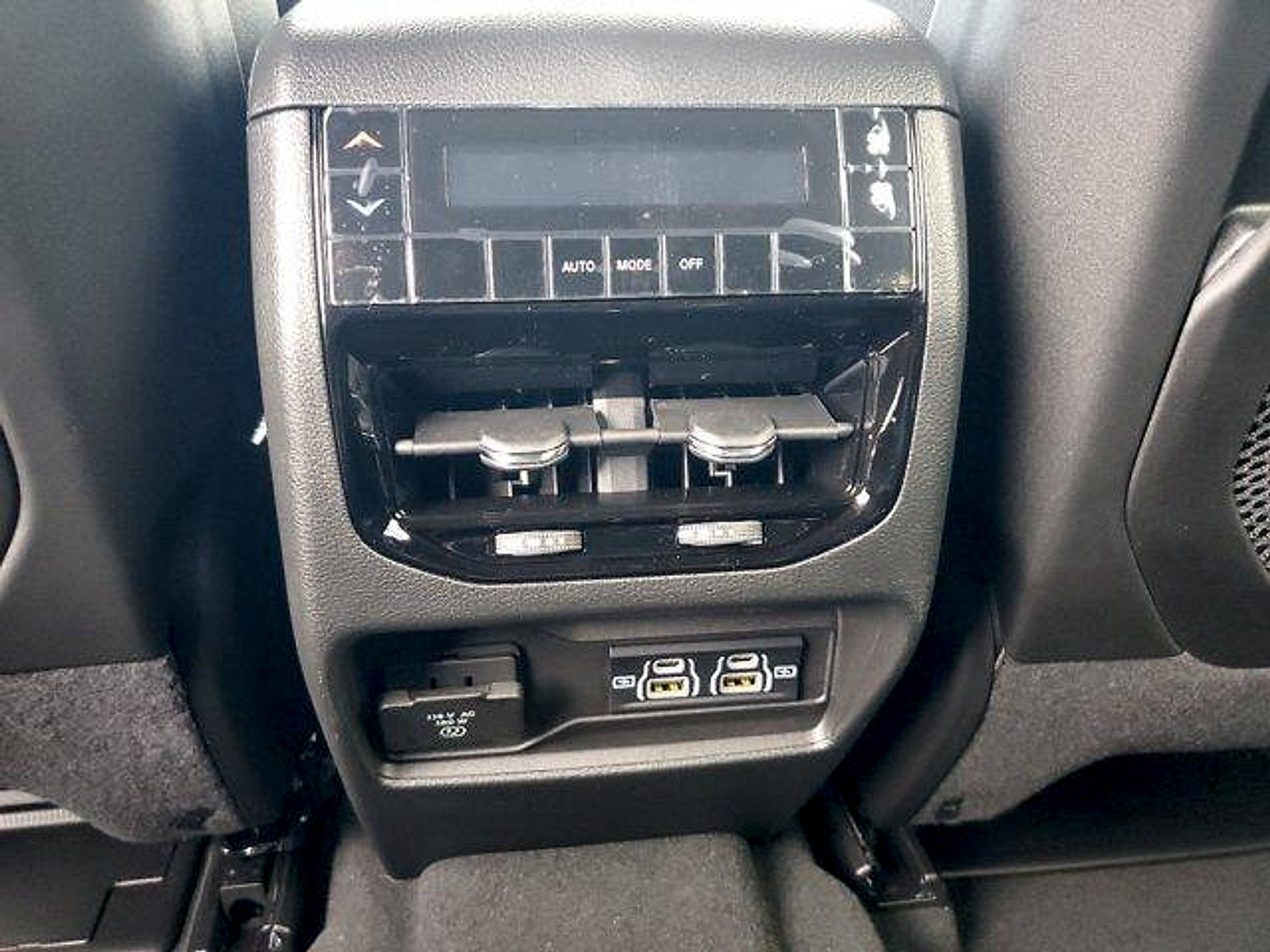 New 2024 Jeep Grand Cherokee L Altitude RWD image 6