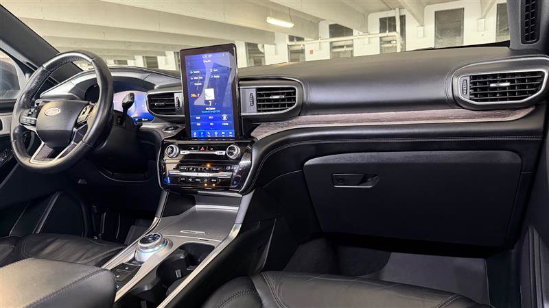 Used 2021 Ford Explorer Platinum w/ Equipment Group 601A AWD/4WD image 35