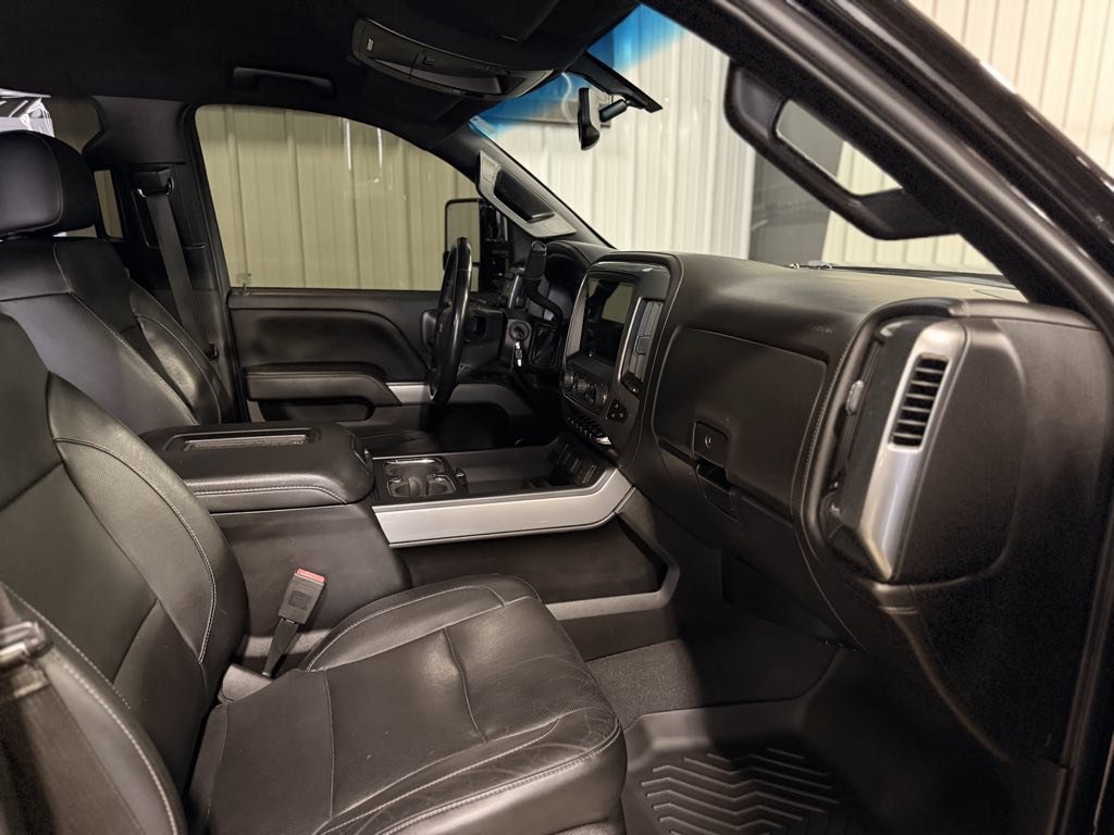 Used 2019 Chevrolet Silverado 2500 LTZ w/ Duramax Plus Package AWD/4WD image 31