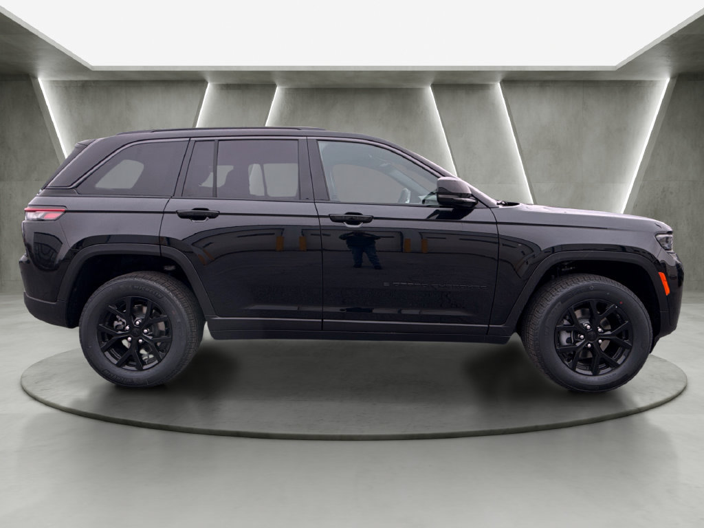 New 2026 Jeep Grand Cherokee Altitude AWD/4WD image 2