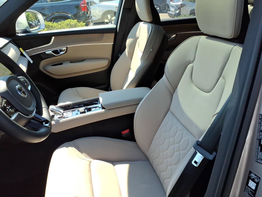 New 2026 Volvo XC90 B5 Plus w/ Protection Package Premier AWD/4WD image 17