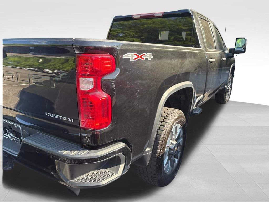 Used 2023 Chevrolet Silverado 2500 Custom w/ Custom Value Package AWD/4WD image 12