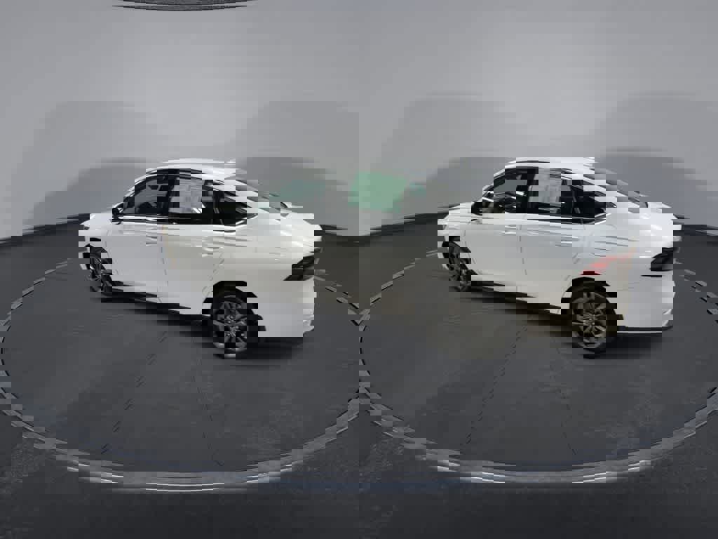 Certified 2023 Honda Accord EX image 6