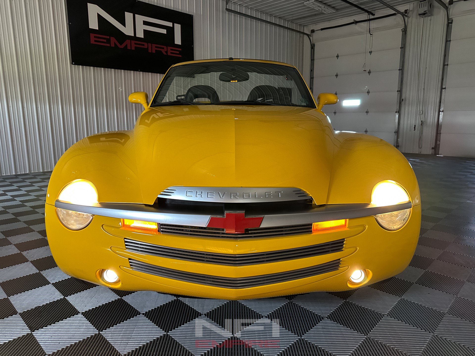 Used 2004 Chevrolet SSR w/ Preferred Equipment Group RWD image 50