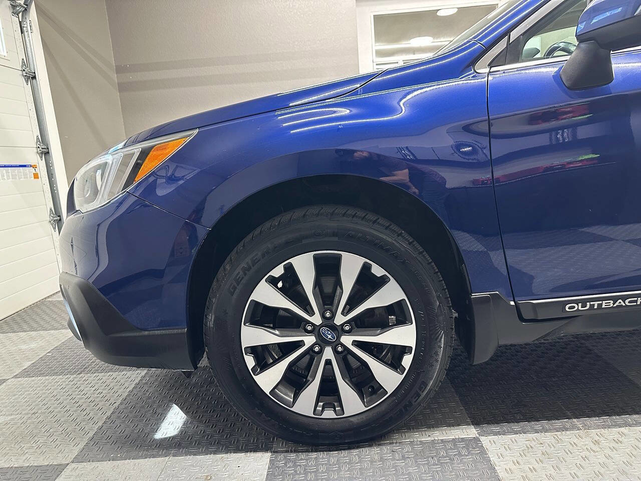 Used 2017 Subaru Outback 2.5i Limited image 12