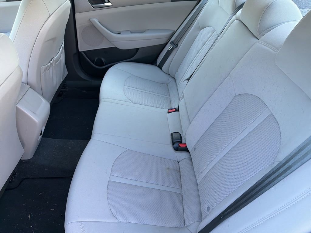 Used 2019 Hyundai Sonata SE w/ Cargo Package FWD image 9