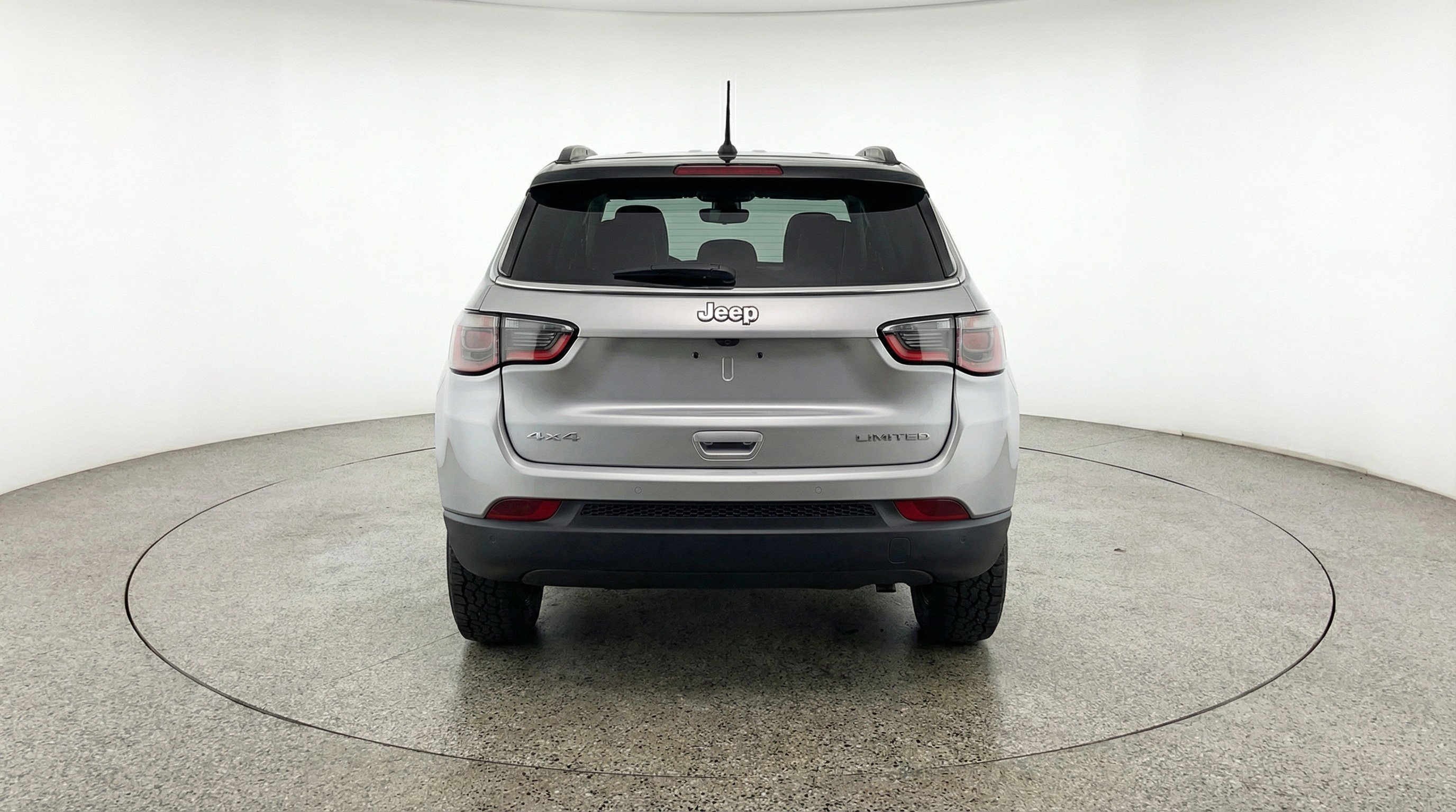 Used 2025 Jeep Compass Trailhawk image 7