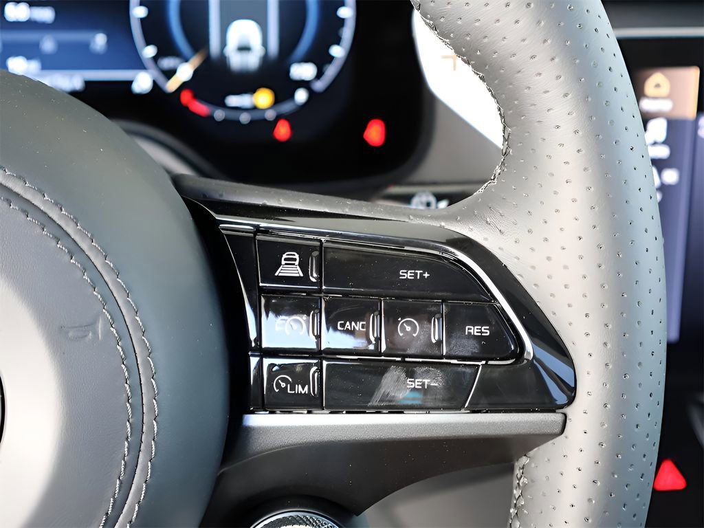 Used 2025 Maserati Grecale Modena image 33