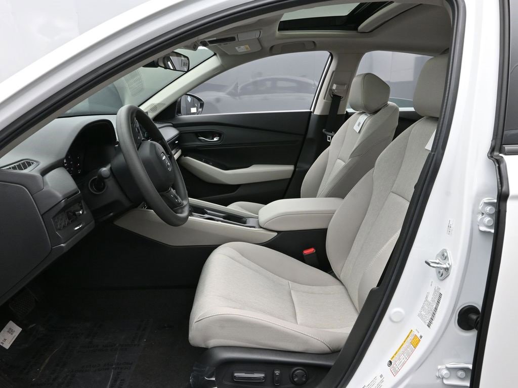 New 2025 Honda Accord SE image 32