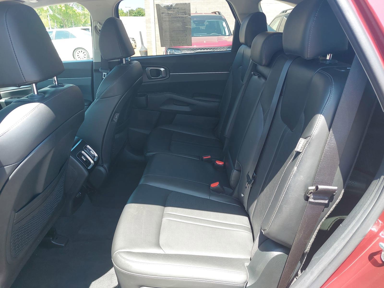 Used 2024 Kia Sorento S w/ Panoramic Sunroof Package FWD image 16