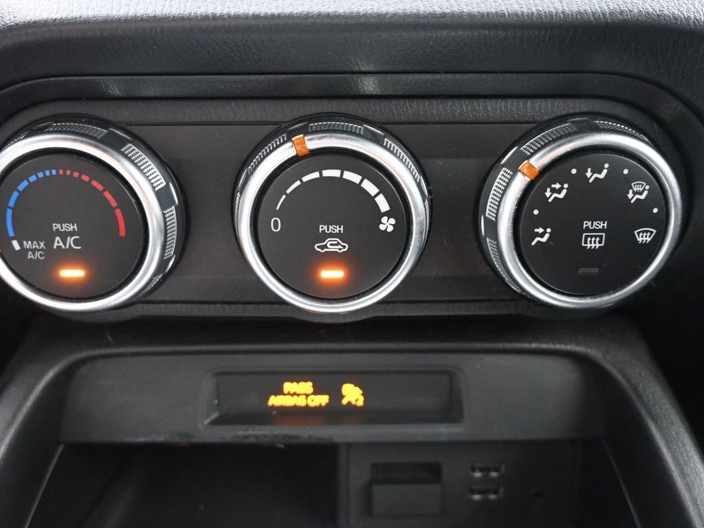 Used 2019 FIAT 124 Spider Classica w/ Technology Group image 25