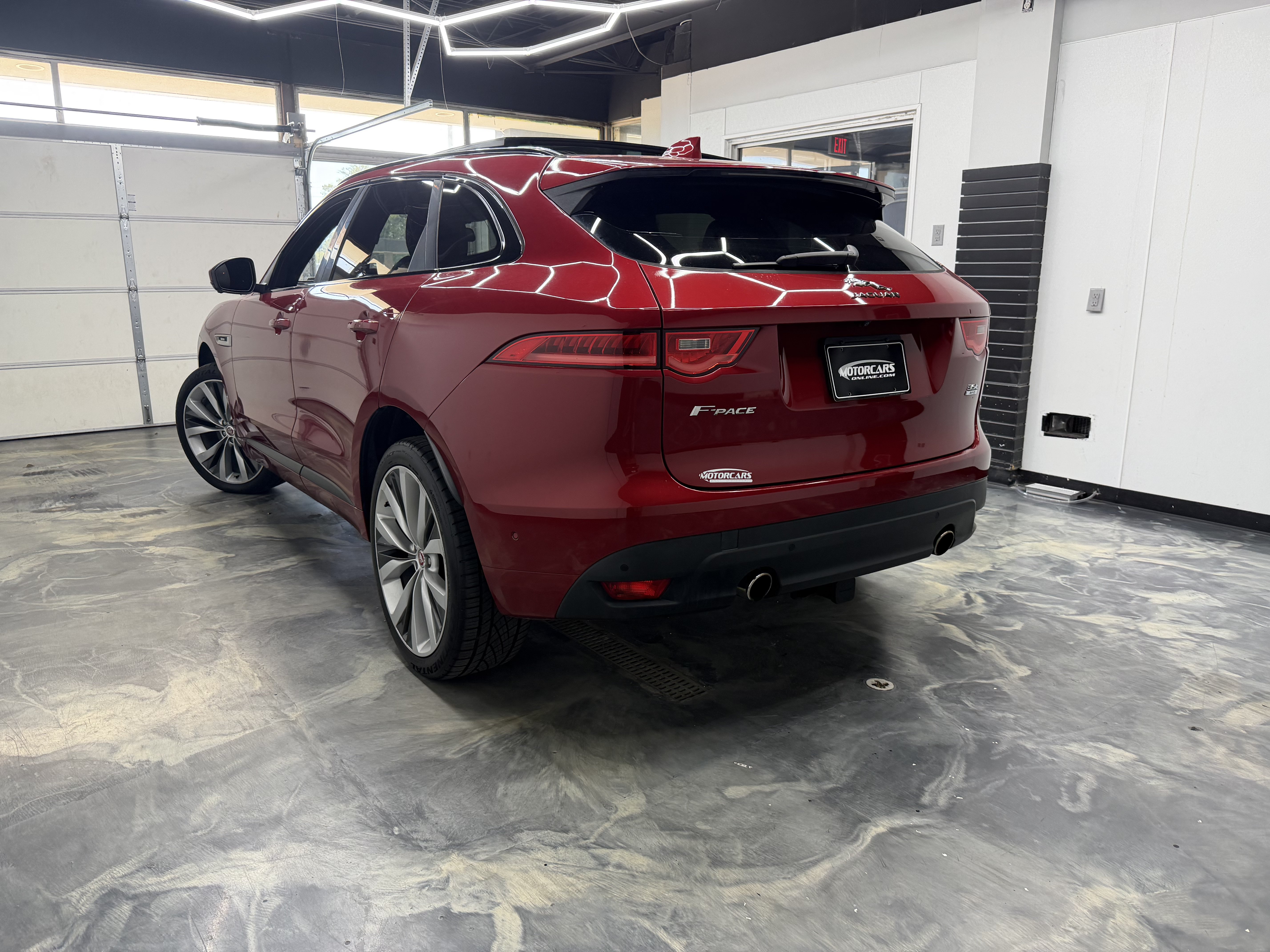 Used 2017 Jaguar F-PACE R-Sport AWD/4WD image 6