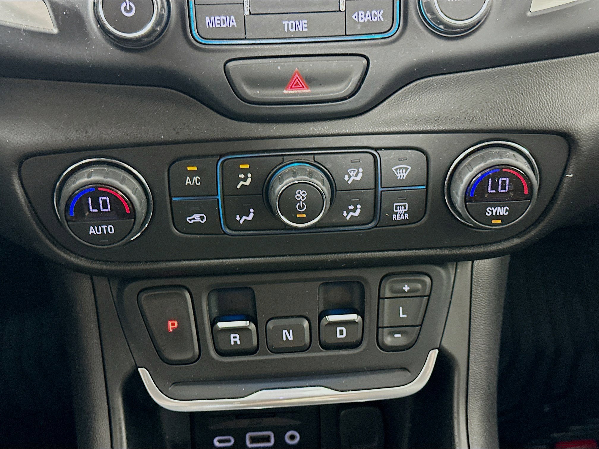 Used 2018 GMC Terrain SLT w/ Preferred Package image 24