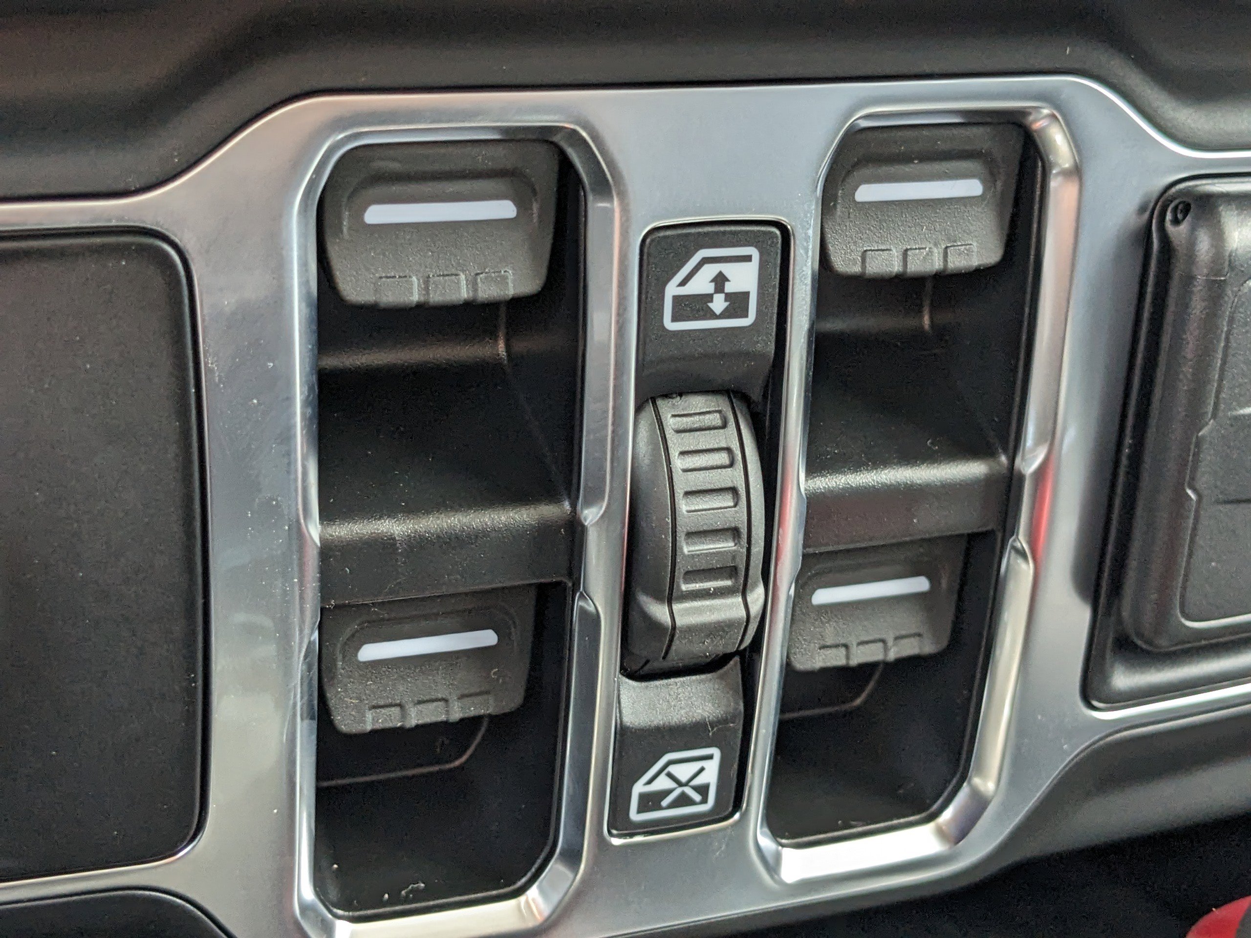 New 2025 Jeep Wrangler Unlimited Sahara image 23