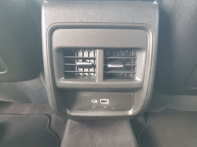 Used 2024 Cadillac XT4 Premium Luxury image 15