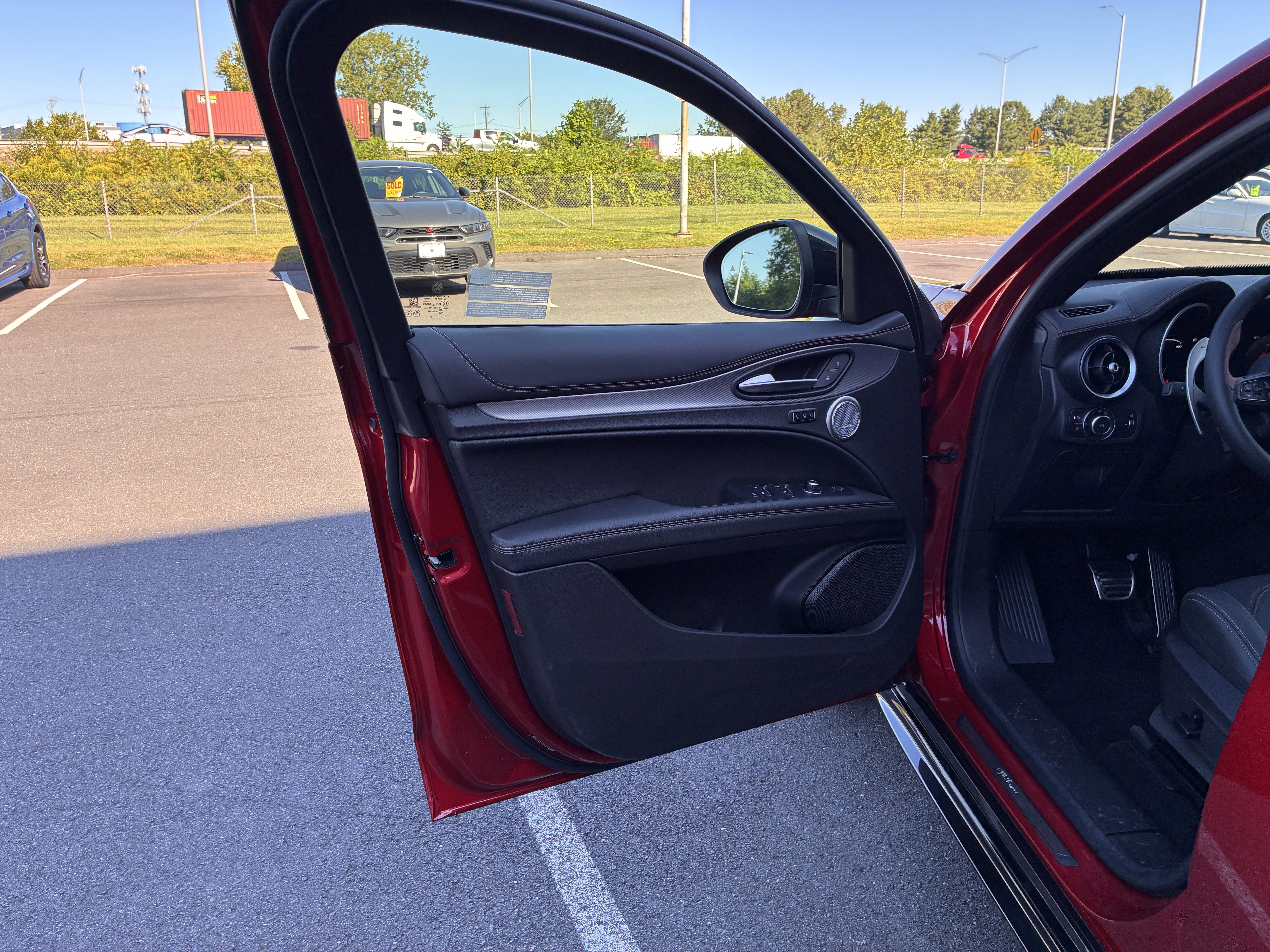 New 2025 Alfa Romeo Stelvio Sprint image 14