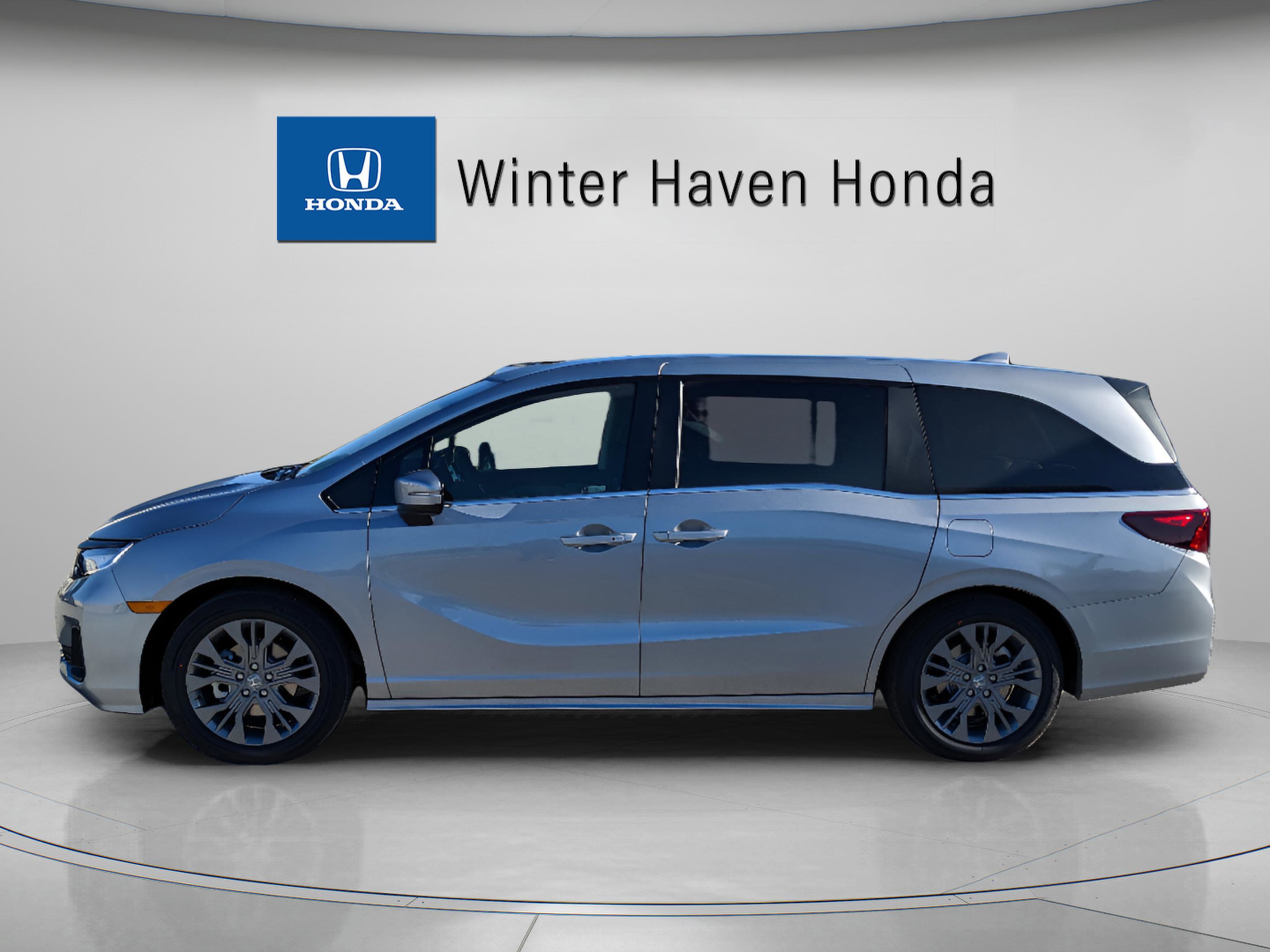 New 2026 Honda Odyssey Touring image 4
