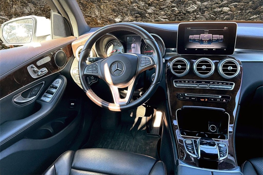 Used 2018 Mercedes-Benz GLC 300 4MATIC image 5