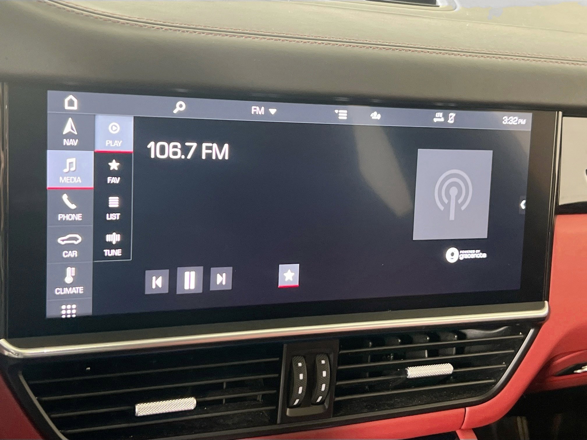 Used 2020 Porsche Cayenne Turbo image 15