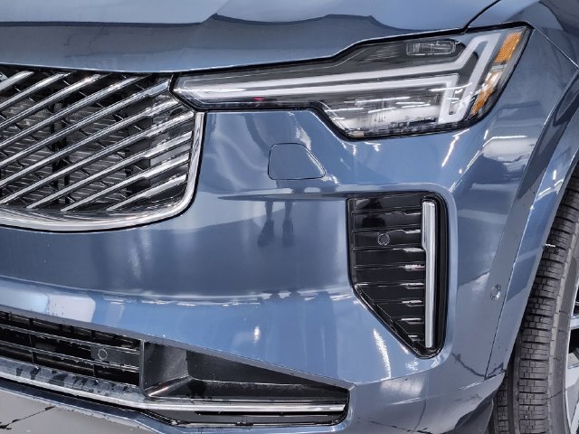 Certified 2026 Volvo XC90 B6 Plus w/ Protection Package Premier AWD/4WD image 12